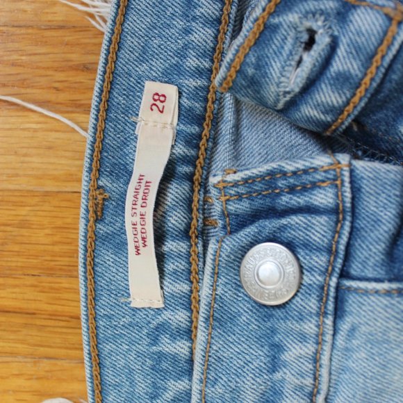 LEVI'S Wedgie Straight Jeans - Picture 6 of 9